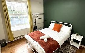 Quirky 3 Bedroom Flat In Shoreditch